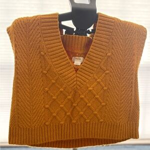 Maeve Golden/Mustard Yellow cable knit V-Neck Sleeveless Sweater - S
